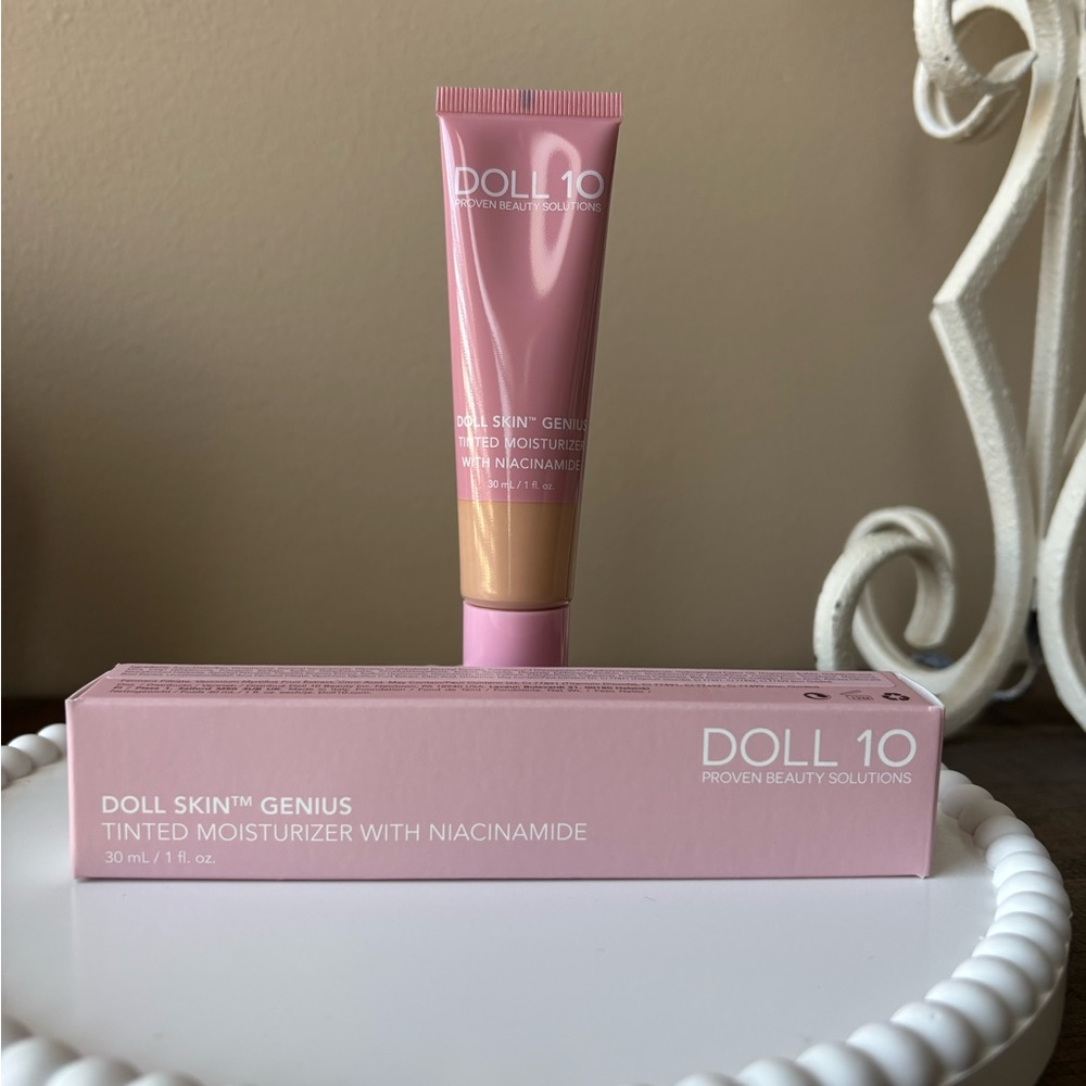 Doll 10 Tinted Moisturizer with Niacinamide